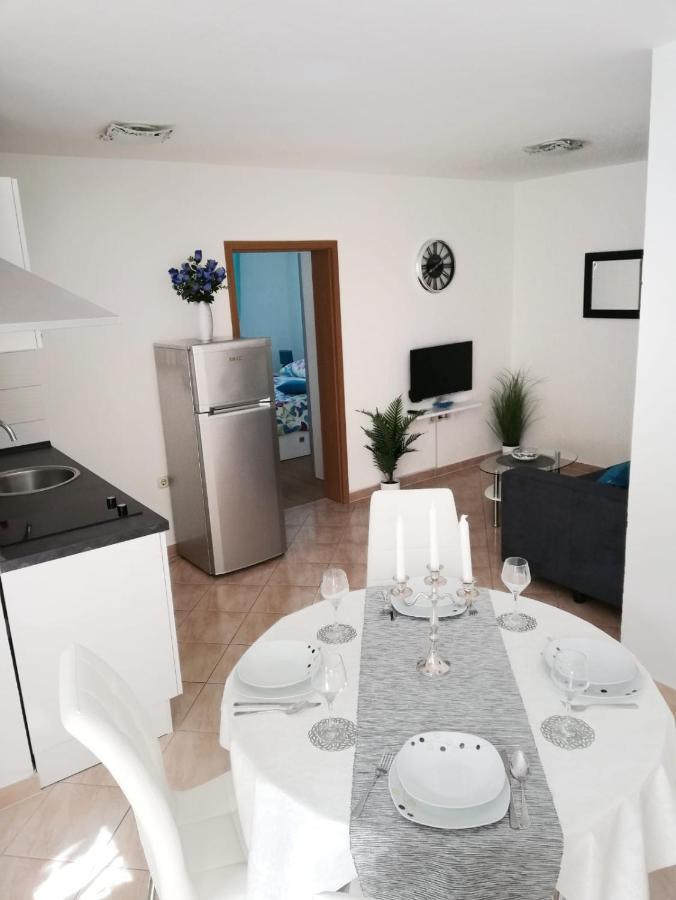 Apartment Toni With Private Parking Zadar Bagian luar foto