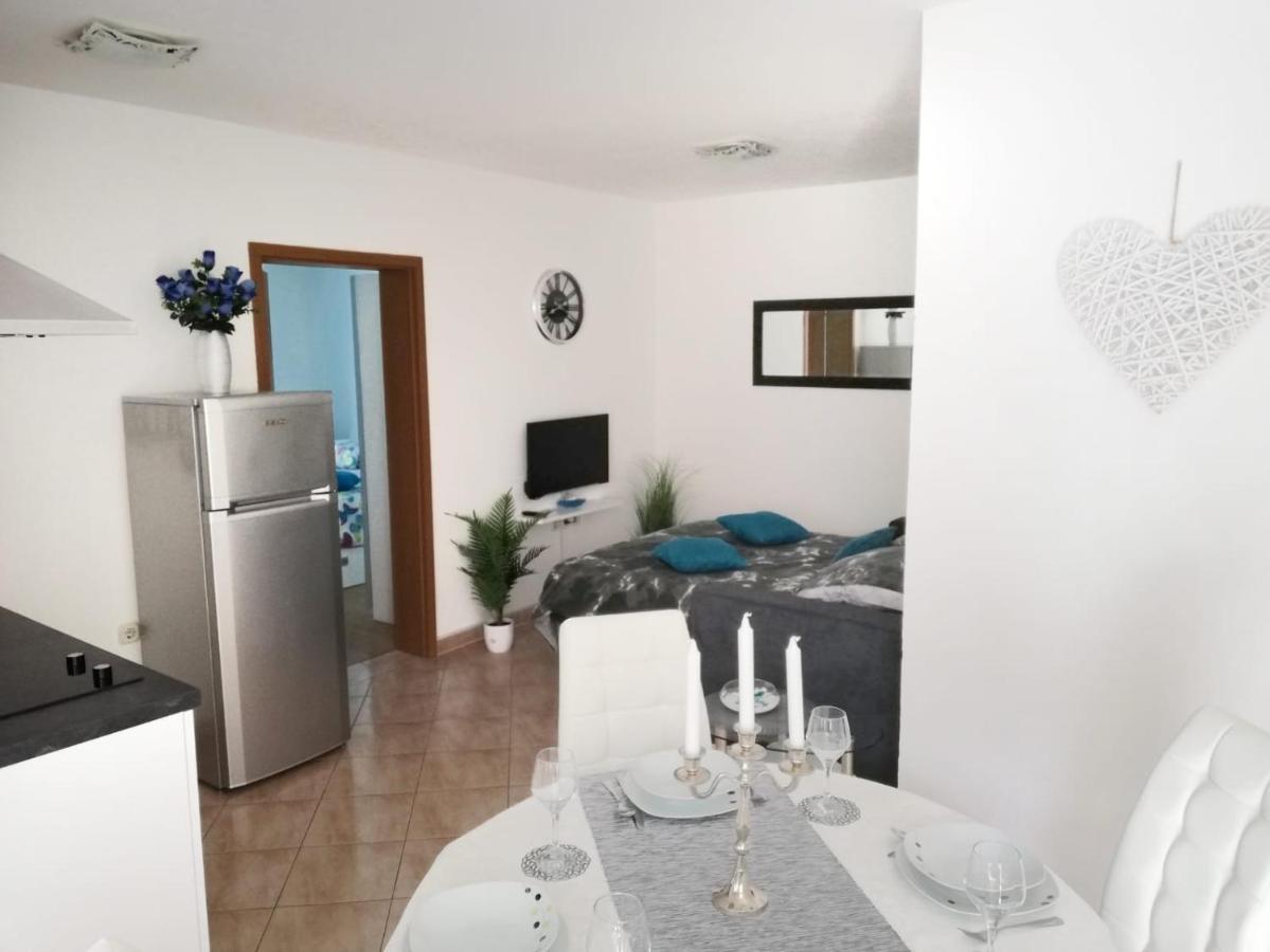 Apartment Toni With Private Parking Zadar Bagian luar foto