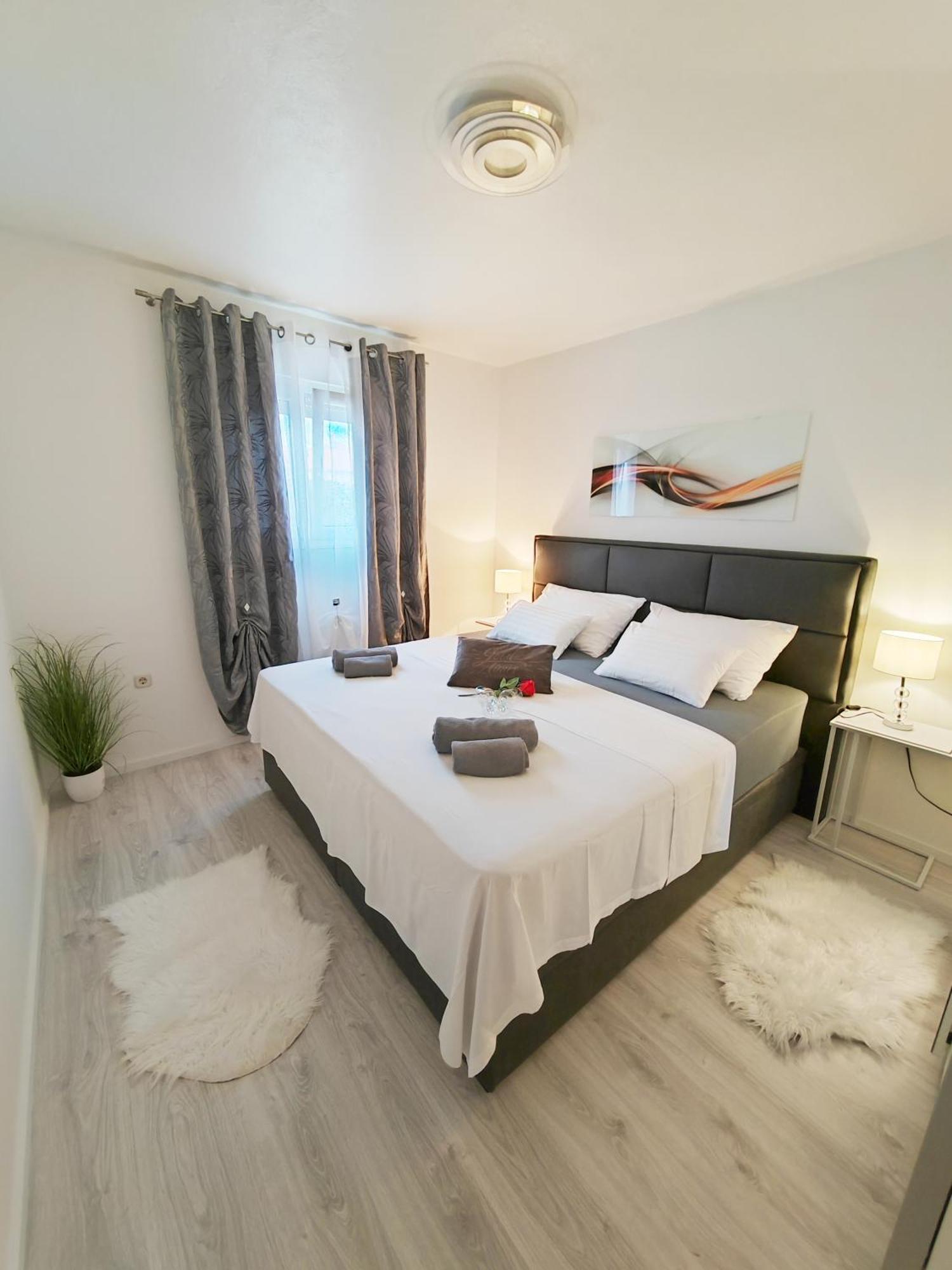 Apartment Toni With Private Parking Zadar Bagian luar foto