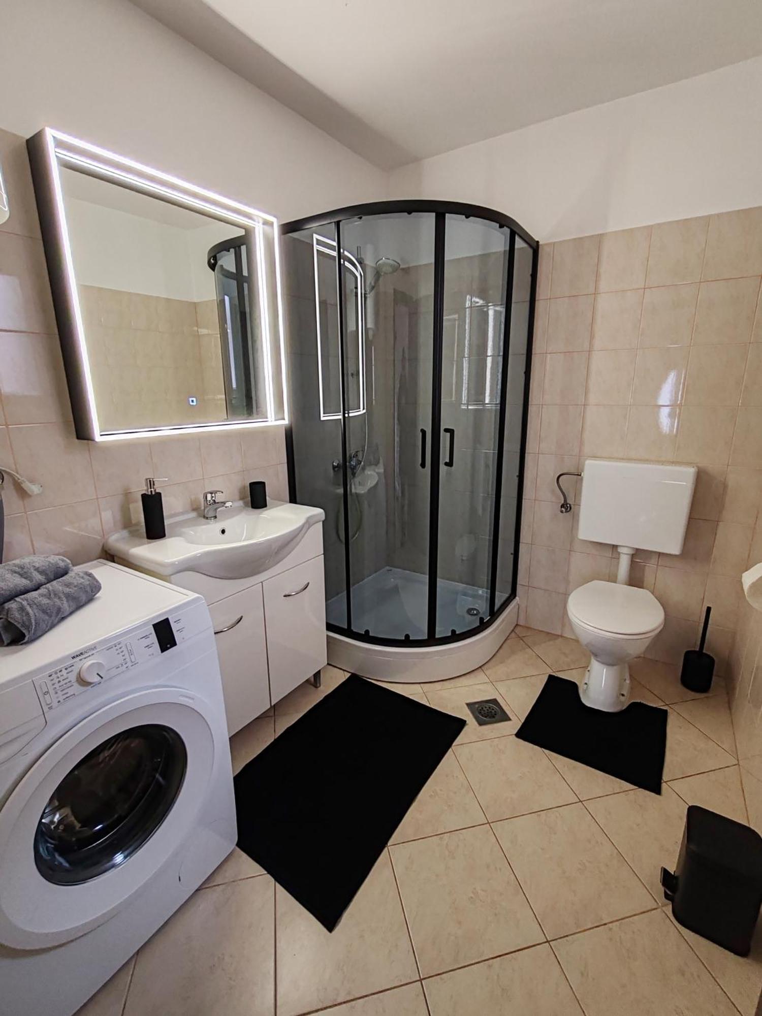 Apartment Toni With Private Parking Zadar Bagian luar foto