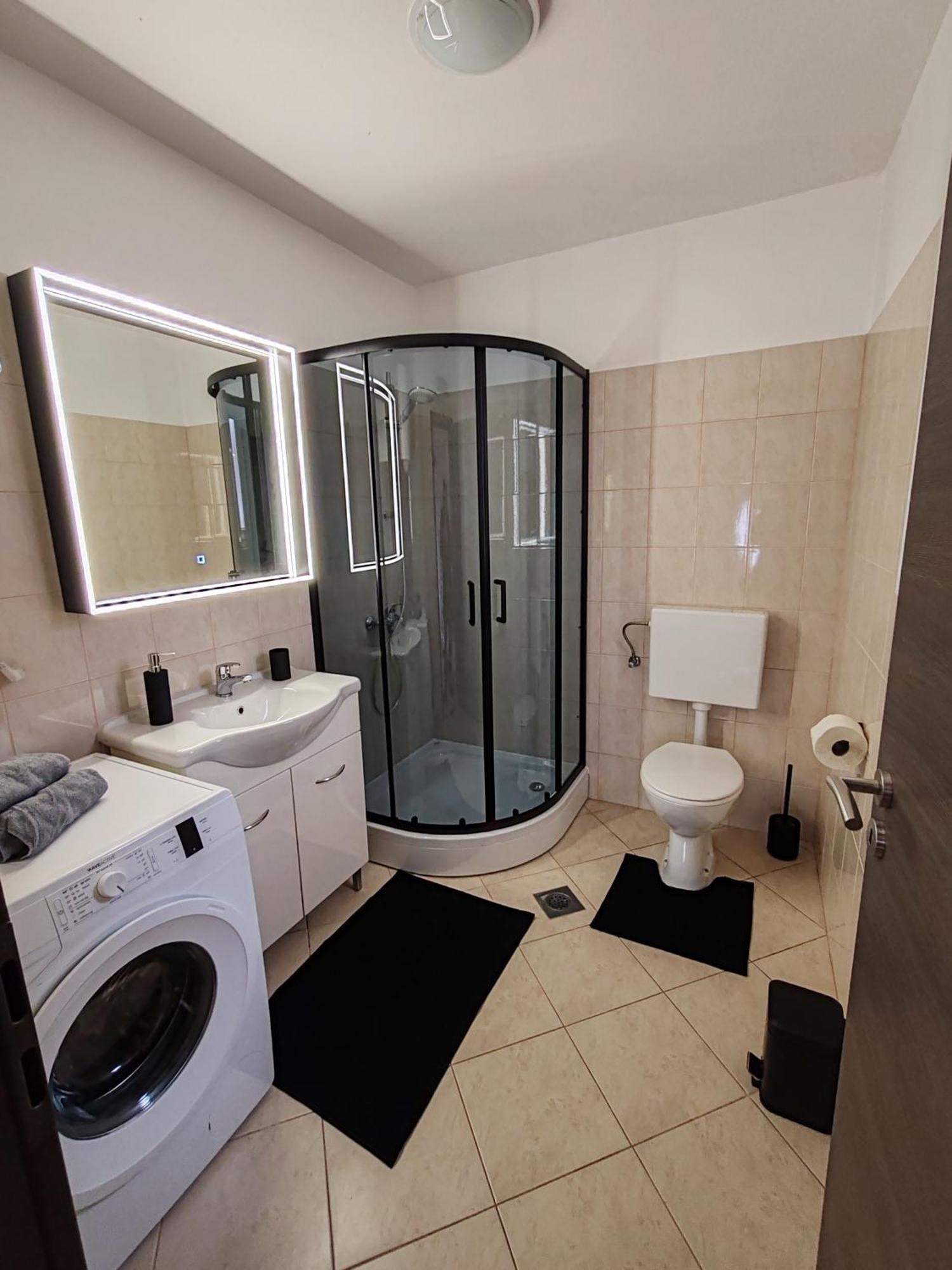 Apartment Toni With Private Parking Zadar Bagian luar foto